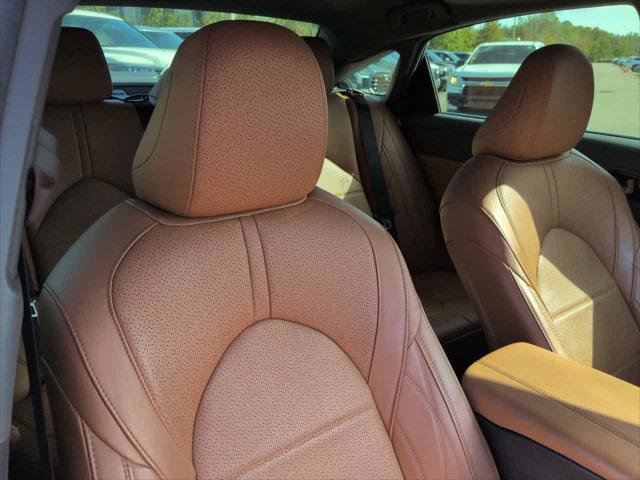 Certified 2019 Toyota Avalon Limited w/ Advanced Safety Package FWD image 7