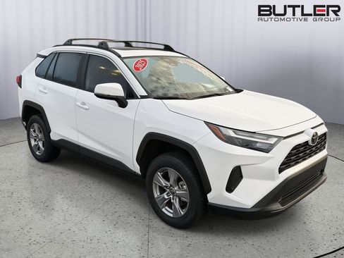 Certified 2025 Toyota RAV4 XLE w/ Convenience Package FWD image 8