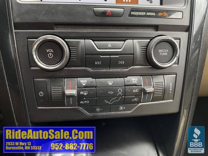 Used 2017 Ford Explorer XLT w/ Equipment Group 201A AWD/4WD image 38