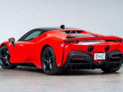 Used 2022 Ferrari SF90 Stradale AWD/4WD image 6