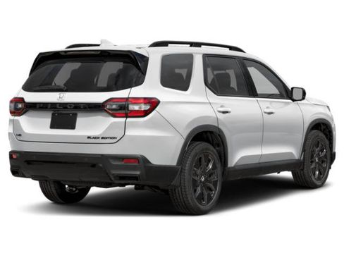 Certified 2026 Honda Pilot Black Edition image 2