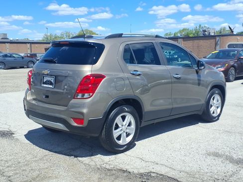 Used 2020 Chevrolet Trax LT w/ LT Convenience Package FWD image 6