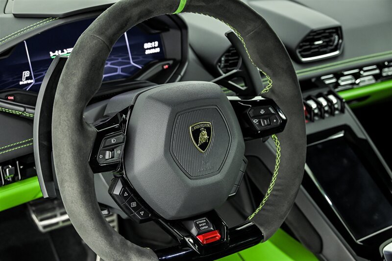 Used 2021 Lamborghini Huracan EVO RWD image 37