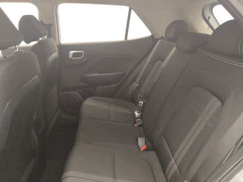 Used 2020 Hyundai Venue SEL FWD image 18