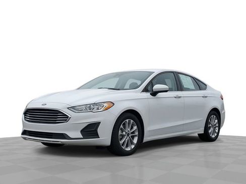 Used 2020 Ford Fusion SE image 1