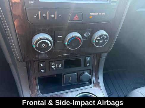 Used 2017 Chevrolet Traverse LT w/ Style and Technology Package image 15