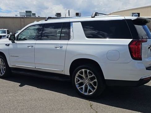 Used 2021 GMC Yukon XL SLT w/ SLT Premium Package AWD/4WD image 6