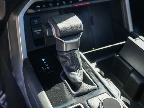 Used 2025 Toyota Tundra Platinum AWD/4WD image 19