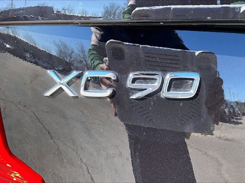 Used 2023 Volvo XC90 B6 Ultimate w/ Protection Package Premier image 31