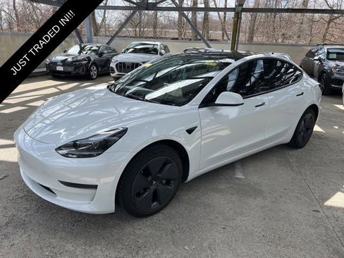Used 2023 Tesla Model 3 Standard Range image 1