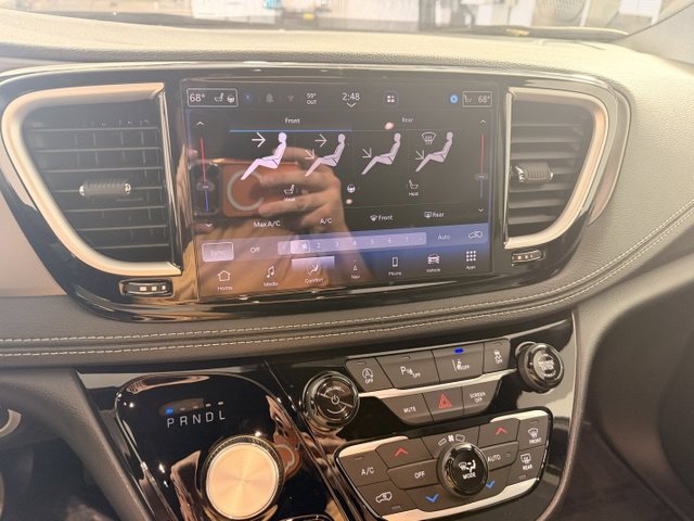 New 2027 Chrysler Pacifica Select w/ Family Tech Group FWD image 25
