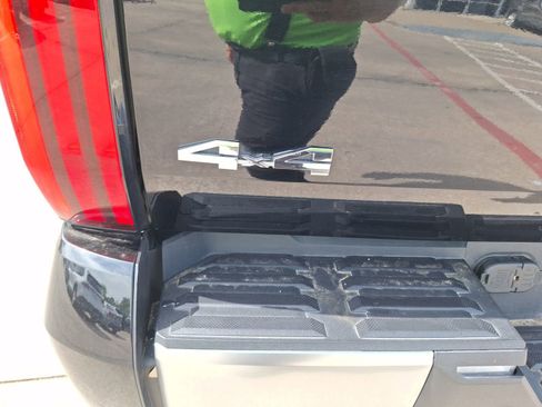 Used 2022 Toyota Tundra Limited image 11