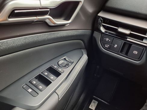 New 2026 Kia Sportage EX FWD image 12