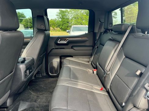 Used 2022 Chevrolet Silverado 1500 LT Trail Boss w/ Convenience Package II image 5