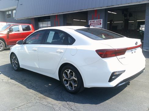 Used 2019 Kia Forte LXS FWD image 5
