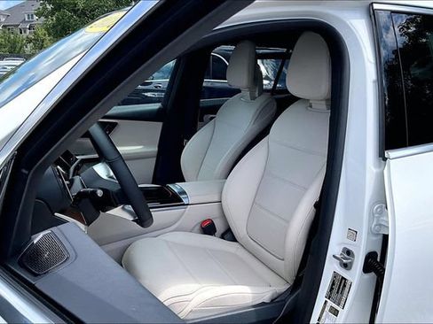 Used 2026 Mercedes-Benz GLC 300 4MATIC image 6