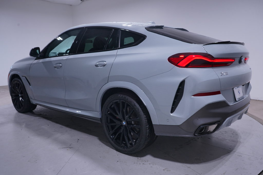 Used 2026 BMW X6 xDrive40i w/ Premium Package AWD/4WD image 3