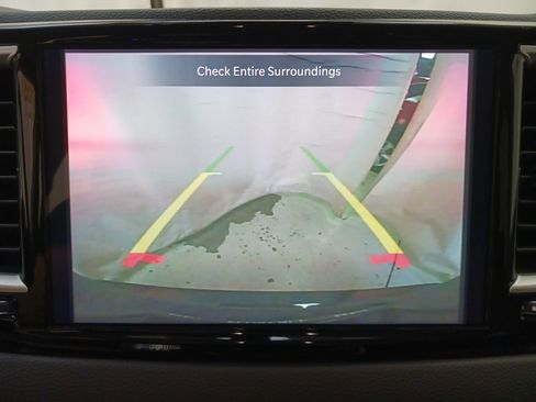 Used 2024 Chrysler Pacifica Touring-L FWD image 20