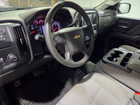 Used 2018 Chevrolet Silverado 1500 Custom w/ Custom Value Package image 4