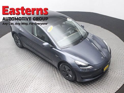 Used 2022 Tesla Model 3 image 3