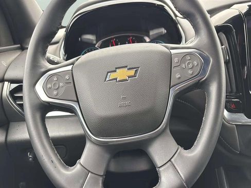 Used 2023 Chevrolet Traverse LT image 14