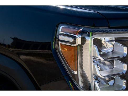 Used 2022 GMC Sierra 2500 AT4 w/ AT4 Premium Plus Package image 8