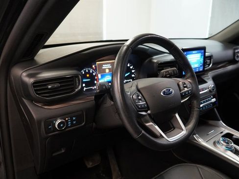 Used 2020 Ford Explorer Limited w/ Class III Trailer Tow Package image 7