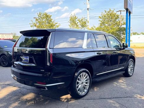 Used 2024 Cadillac Escalade ESV Premium Luxury AWD/4WD image 6