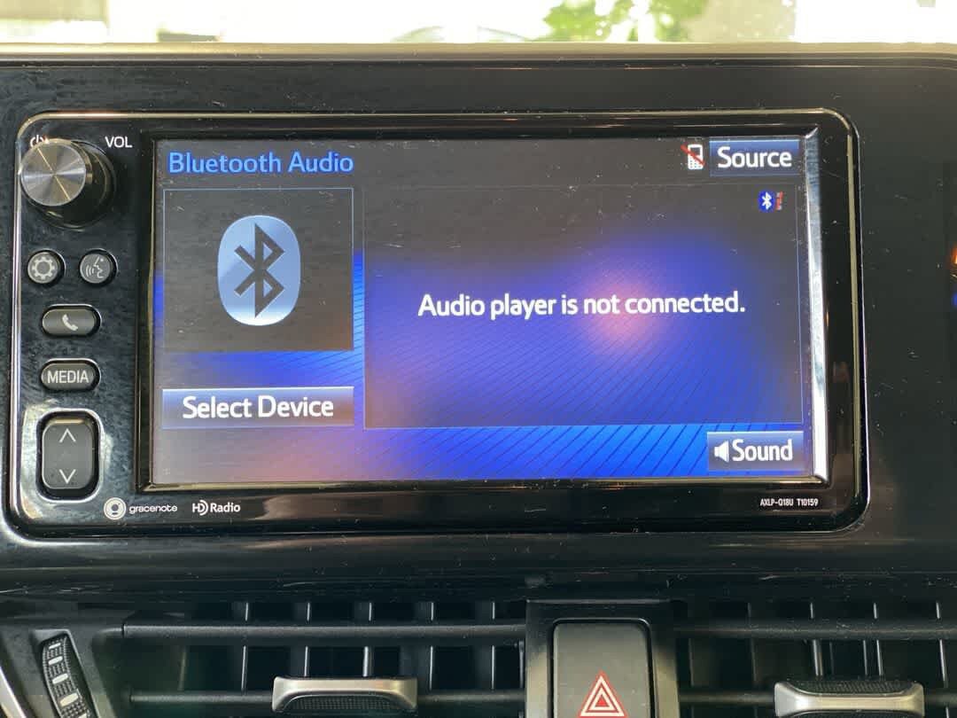 Used 2018 Toyota C-HR XLE FWD image 18