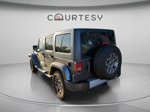 Used 2014 Jeep Wrangler Unlimited Sahara w/ Connectivity Group AWD/4WD image 7