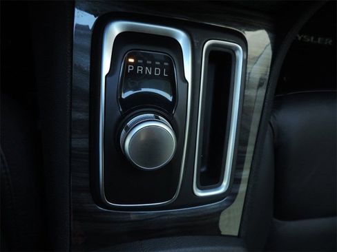 Used 2021 Chrysler 300 Touring L image 20