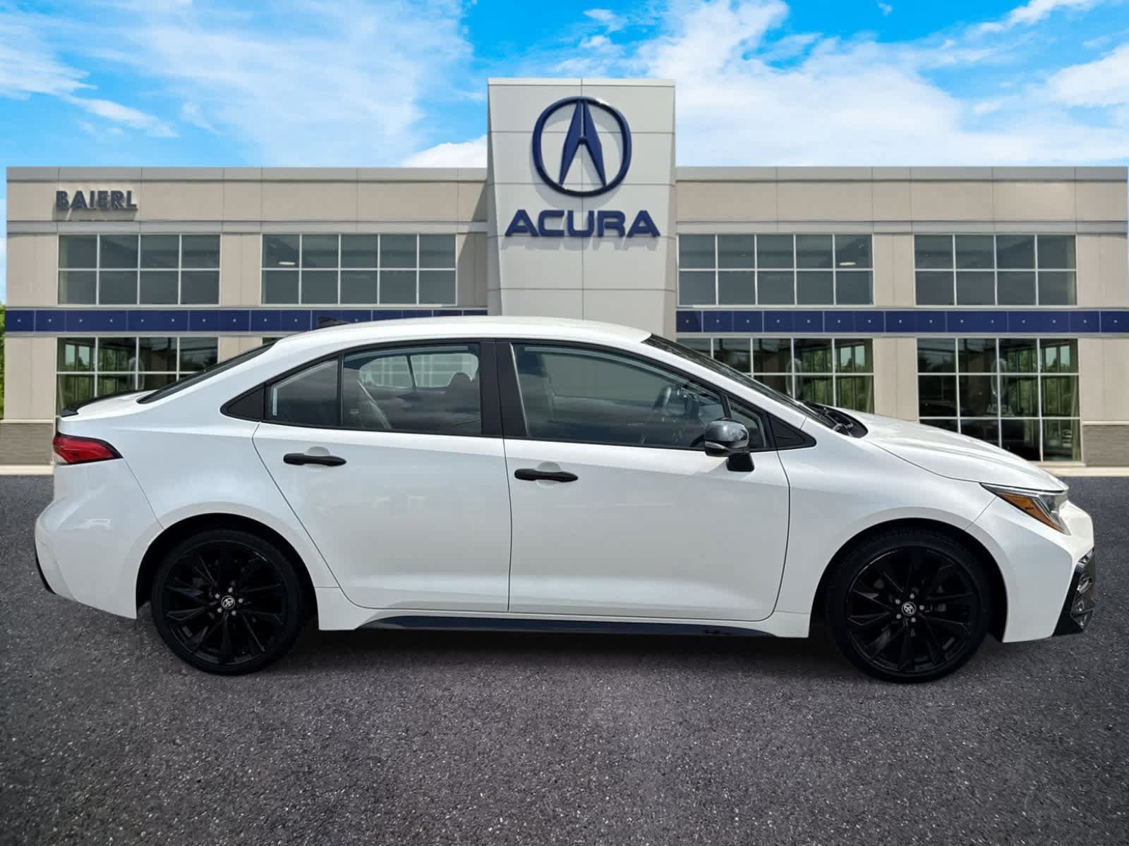Used 2022 Toyota Corolla SE w/ Carpet Mat Package (TMS) FWD image 6