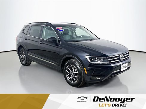 Used 2018 Volkswagen Tiguan SE w/ Panoramic Sunroof Package AWD/4WD image 1