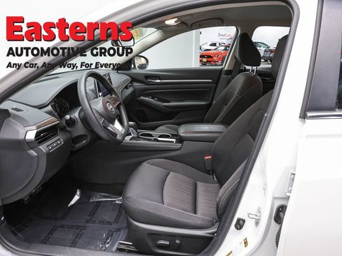 Used 2023 Nissan Altima 2.5 SV FWD image 14