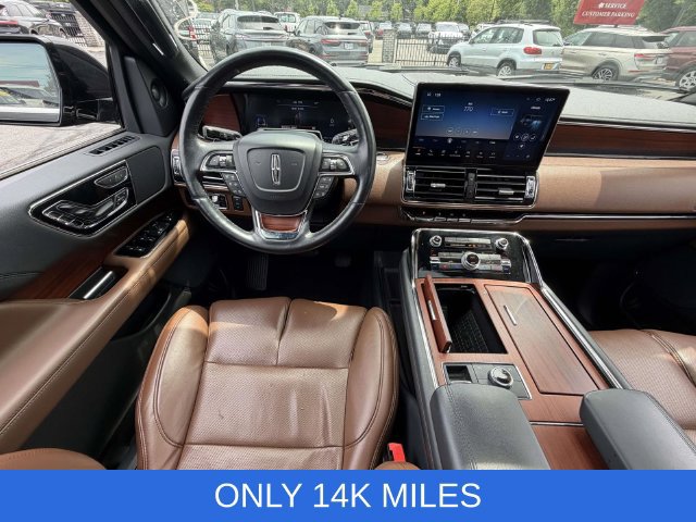 Certified 2023 Lincoln Navigator Reserve w/ Monochromatic Package AWD/4WD image 12