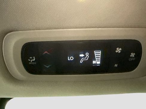 Used 2017 Chrysler Pacifica LX FWD image 23