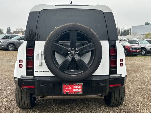 Used 2024 Land Rover Defender 110 X-Dynamic SE image 8