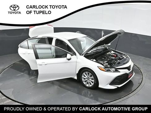Used 2018 Toyota Camry LE image 43