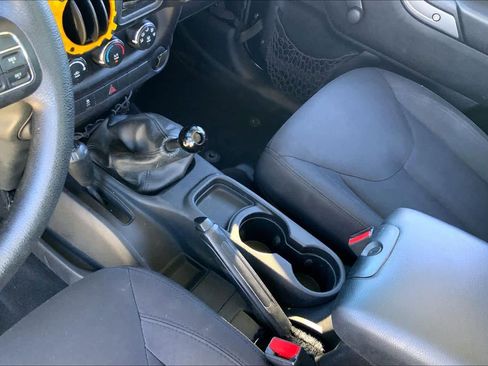 Used 2016 Jeep Wrangler Unlimited Sport image 15