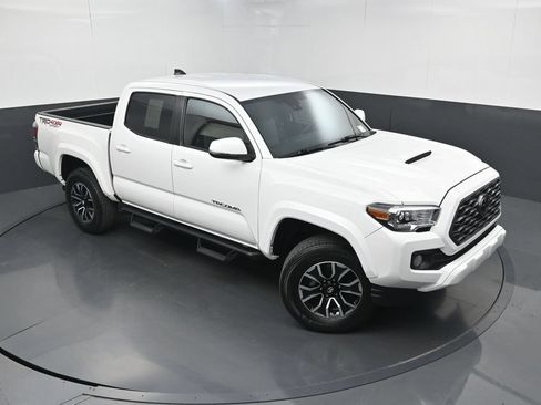 Used 2023 Toyota Tacoma TRD Sport w/ Technology Package AWD/4WD image 31