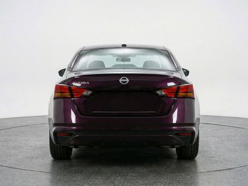 Used 2025 Nissan Altima 2.5 SV FWD image 7
