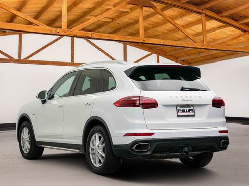 Used 2015 Porsche Cayenne Diesel AWD/4WD image 3