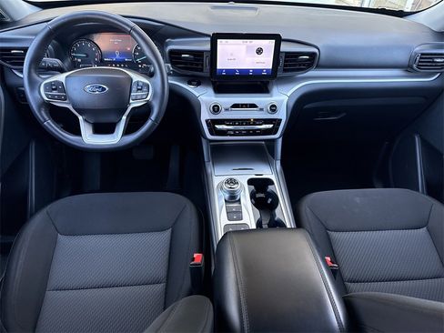 Used 2024 Ford Explorer XLT image 19