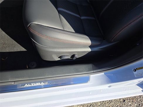 New 2025 Nissan Altima 2.5 SR image 30