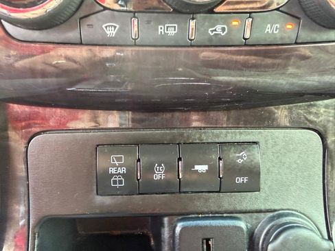 Used 2015 Buick Enclave Convenience FWD image 47