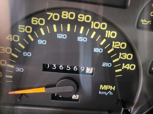 Used 1991 Chevrolet Camaro Z28 RWD image 20