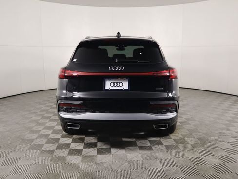 Used 2025 Audi Q5 Premium w/ Convenience Package image 7
