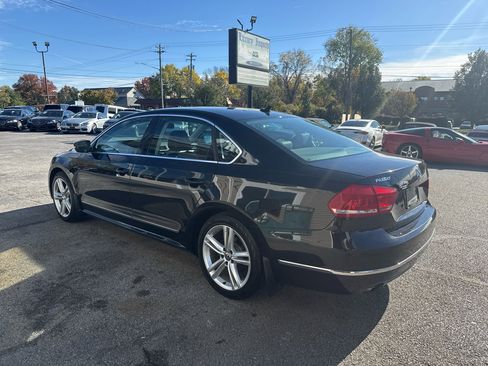 Used 2015 Volkswagen Passat 1.8T SE image 9