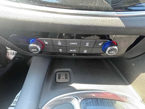 Used 2019 Buick Enclave Essence FWD image 26