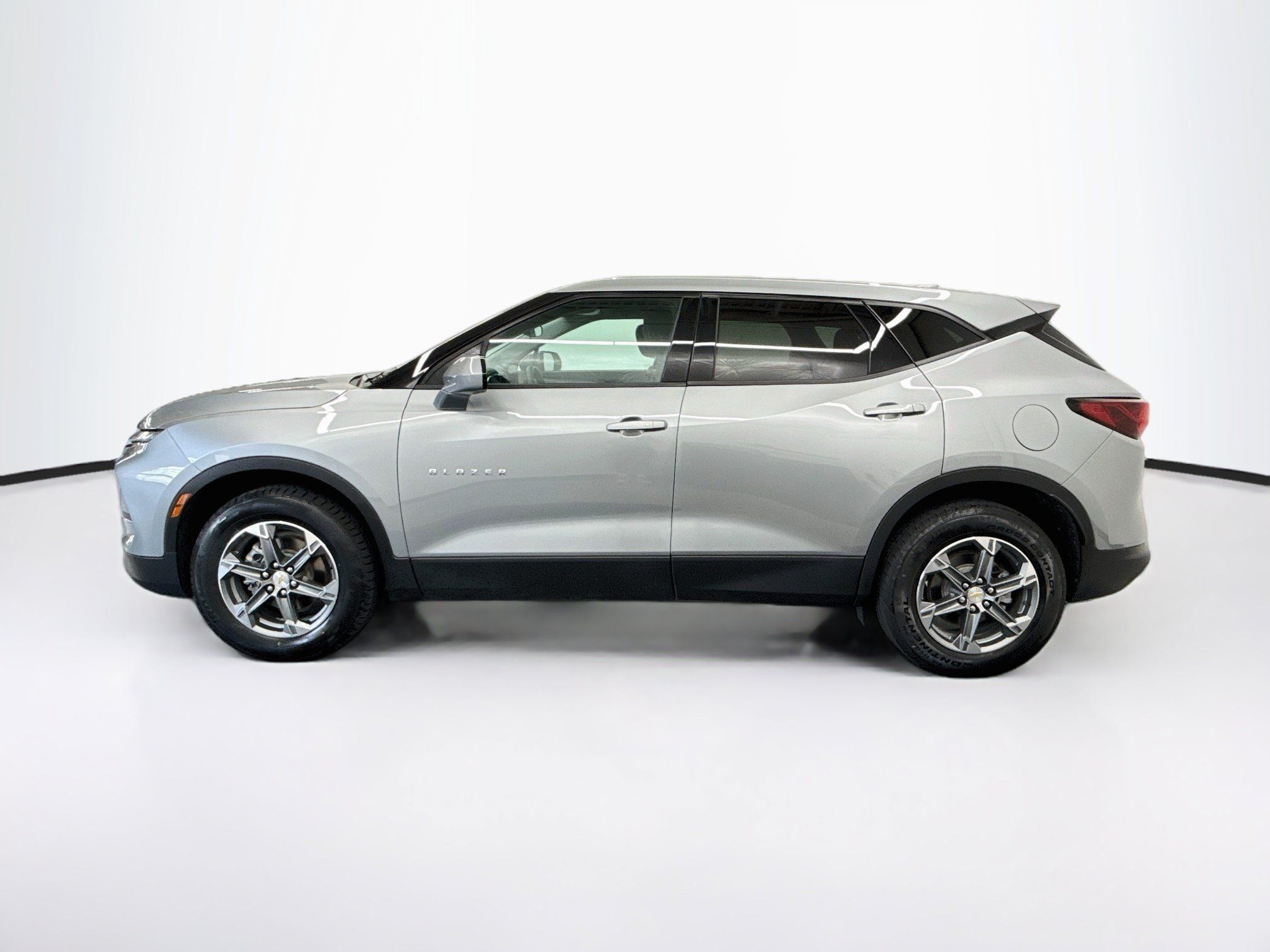 Used 2026 Chevrolet Blazer LT FWD image 4